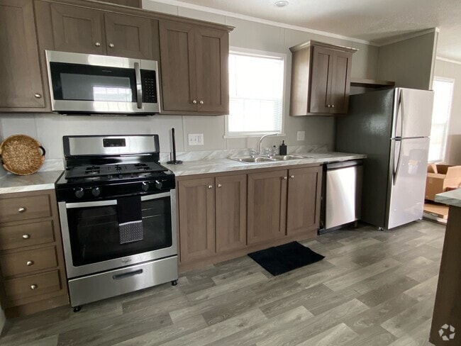 Building Photo - 5231 Rhine Dr Rental