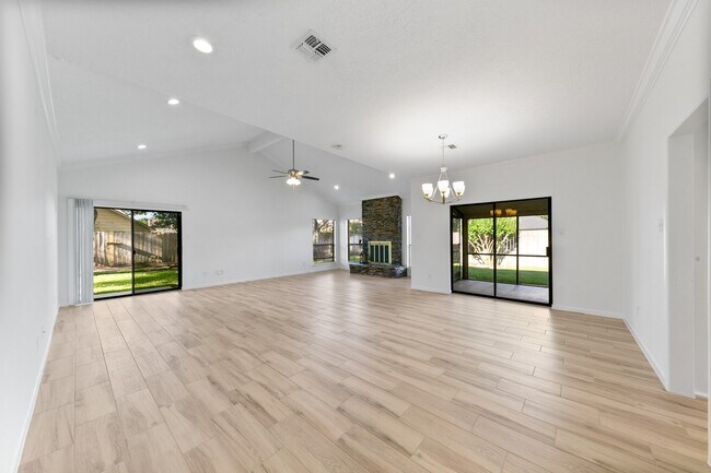 Photo - 819 Millpond Dr