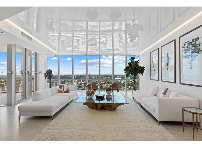 Building Photo - 851 NE 1st Ave Unit PH5212