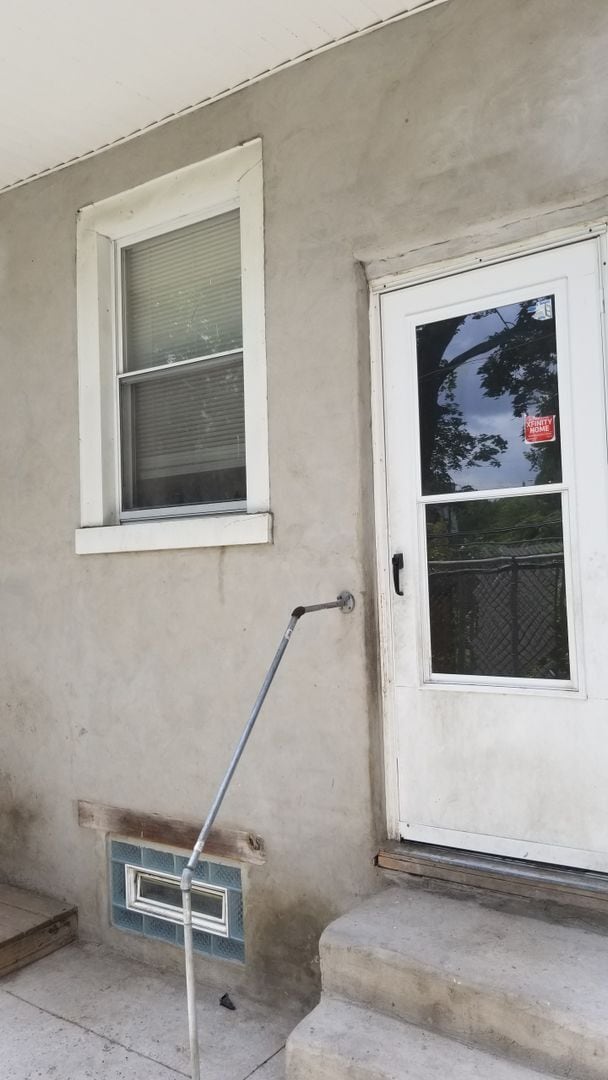 Photo - Modern Row - Stawberry Mansion