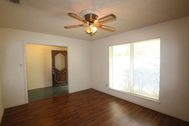 Photo - Beautiful 3 bedroom 2 bath home in Tyler!
