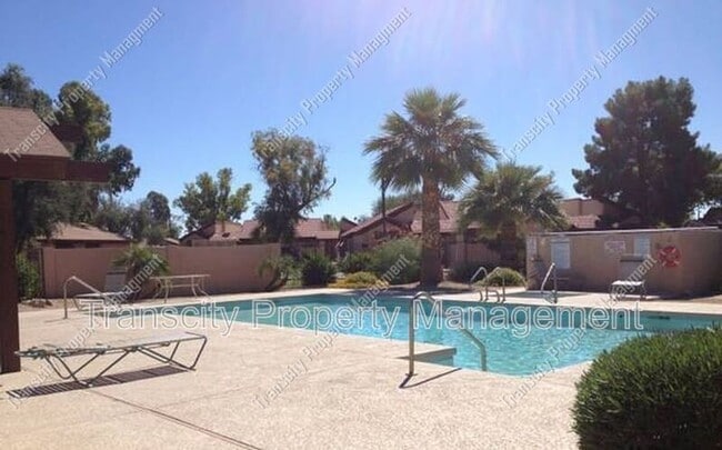 Photo - 2143 E Center Ln