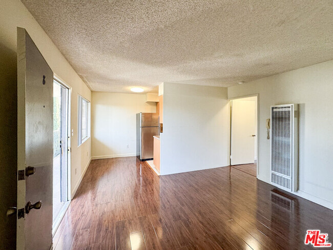 Building Photo - 4439 Price St Unit 8 Rental