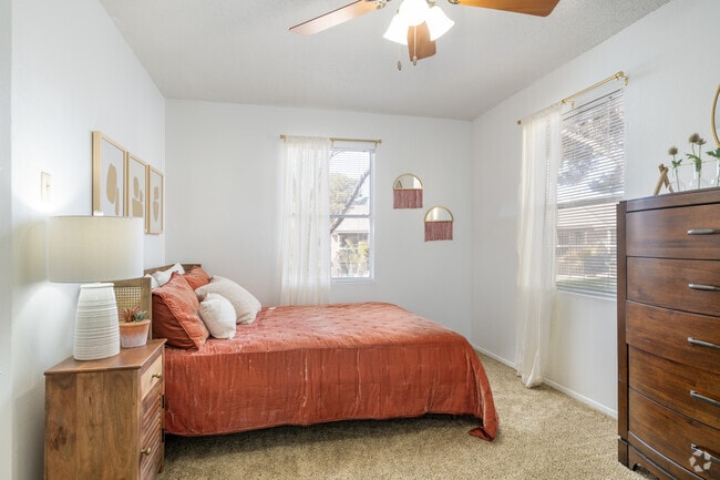 1BR, 1BA - 551SF - Bedroom