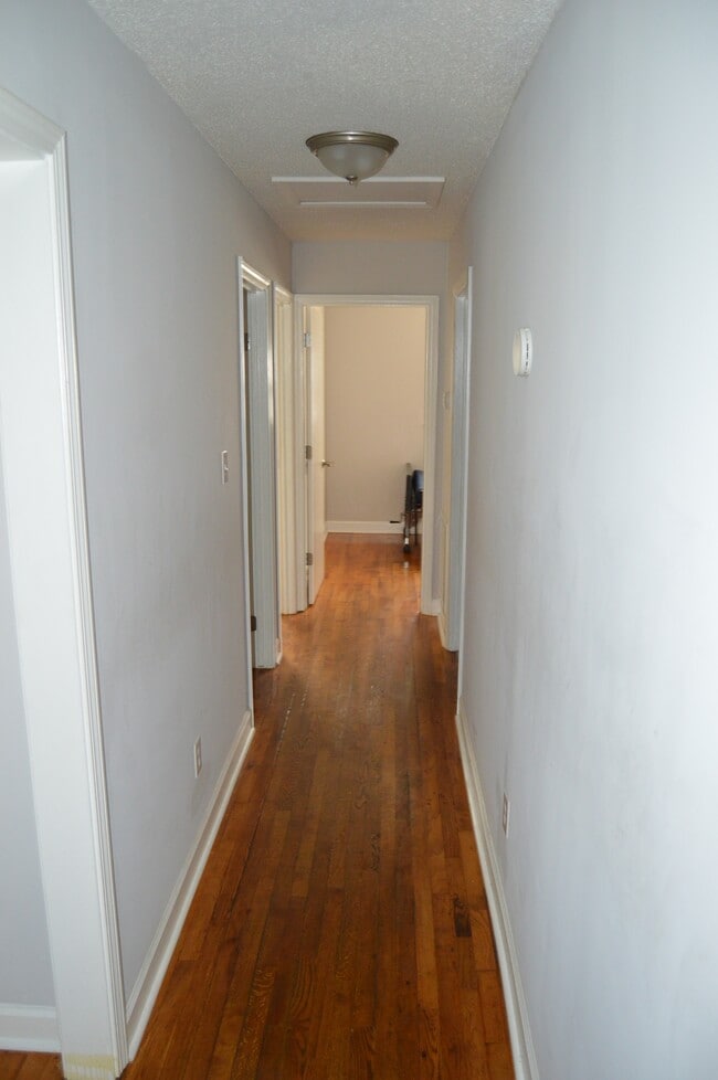 Photo - 860 Opal St