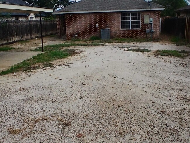 Photo - 1239 Brown Dr