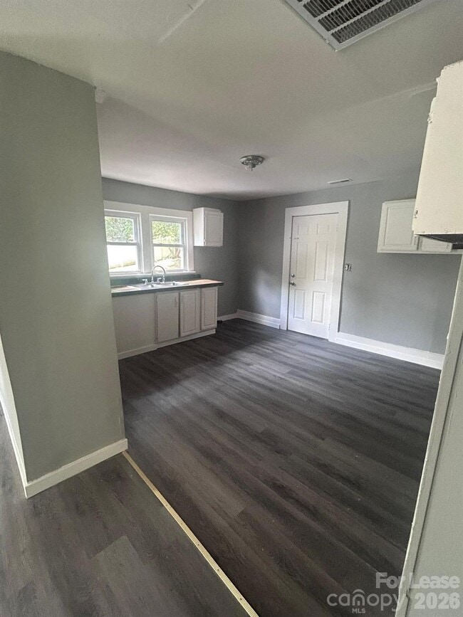 1812 Wilson W Lee Blvd