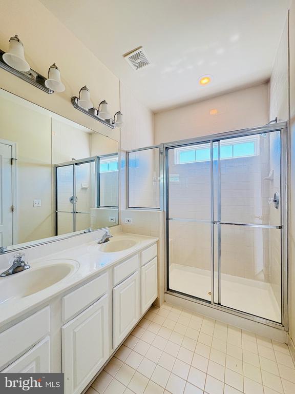 Photo - 4651 Carisbrooke Ln