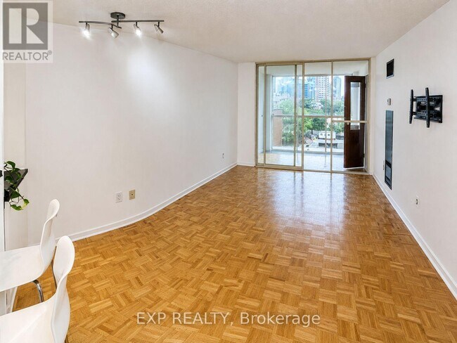 Photo - 15 Maitland Pl Unit 705