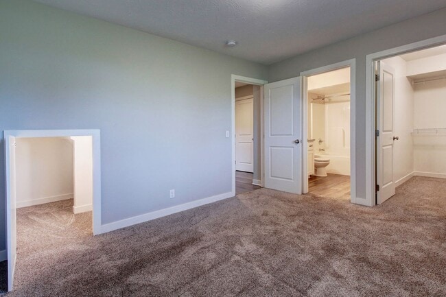 Photo - Spacious 2 Bed/2 Bath Condo in Prime Location Unit 298