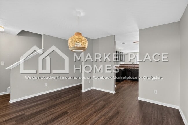 Photo - 401 Feather Site Ct