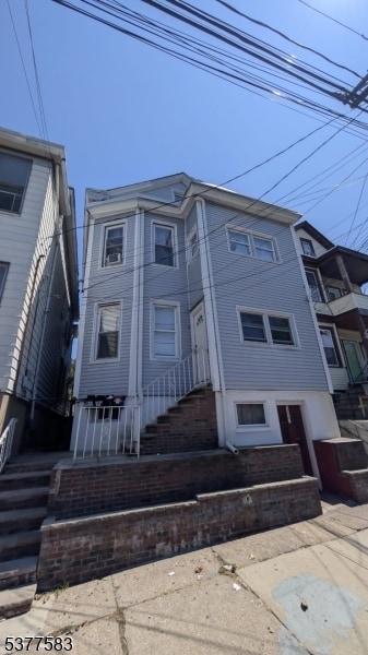 Building Photo - 117 E 15th St Rental