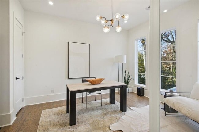 Photo - 3041 Parkridge Dr NE