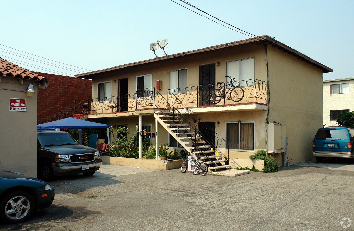 Photo - 4737 Marine Ave