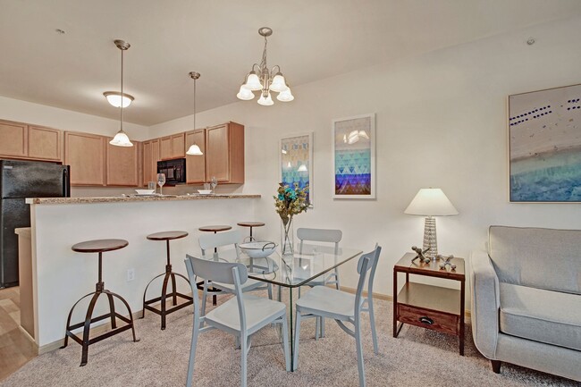 Swan Creek Dining Area - Swan Creek Apartments