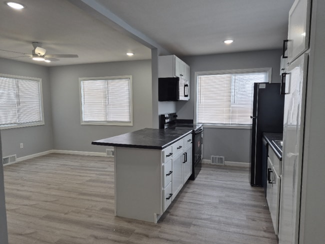 Photo - 314 S Rose Hill Rd Unit A