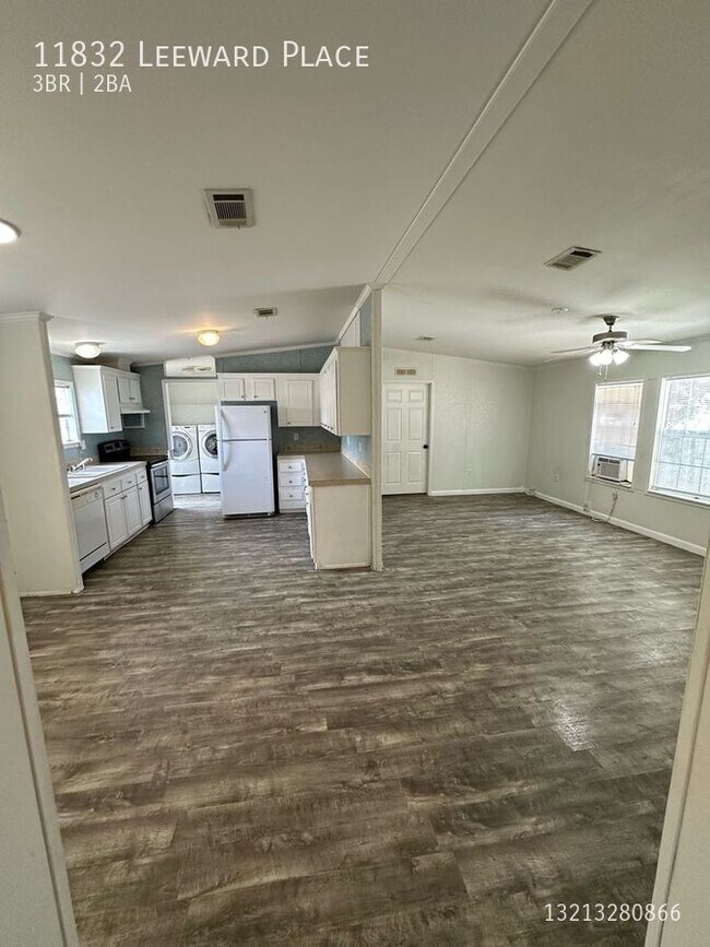 Photo - 11832 Leeward Pl