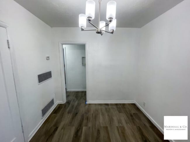 Photo - REMODELED TOP FLOOR 2BR/1BA IN SMALL AND Q...