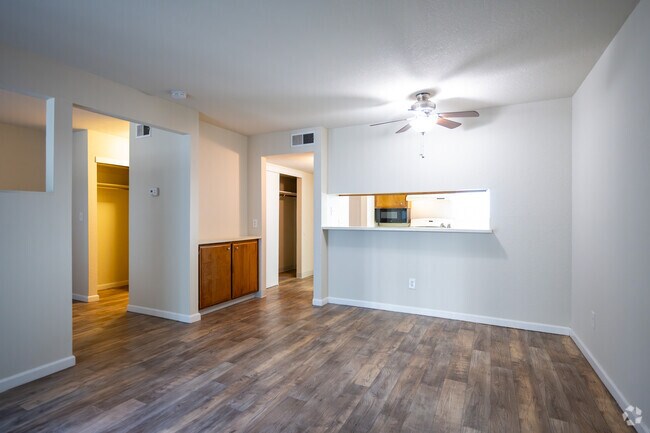 Studio - 550SF