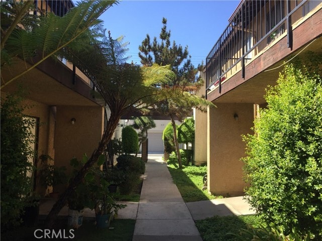 Building Photo - 901 N Dalton Ave Unit D