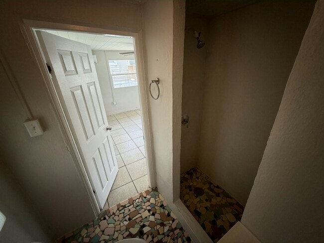 Photo - 14035 W River Rd