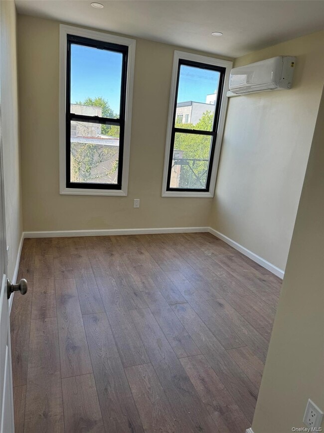 Photo - 130 Wilson Ave Unit 3L