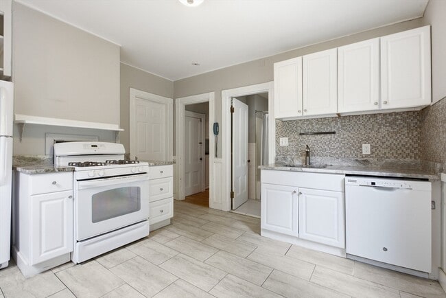 Photo - 181 Churchills Ln Unidad 1