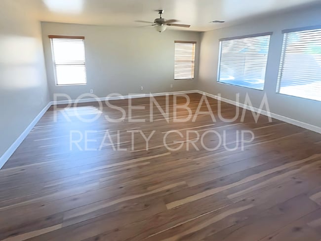 Photo - Gorgeous 5-bedrooms, 2.5-baths home in the...