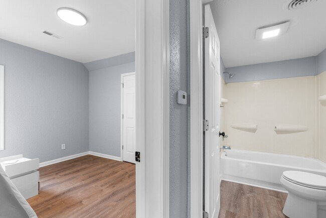 Photo - 404 N Superior St Unidad 2