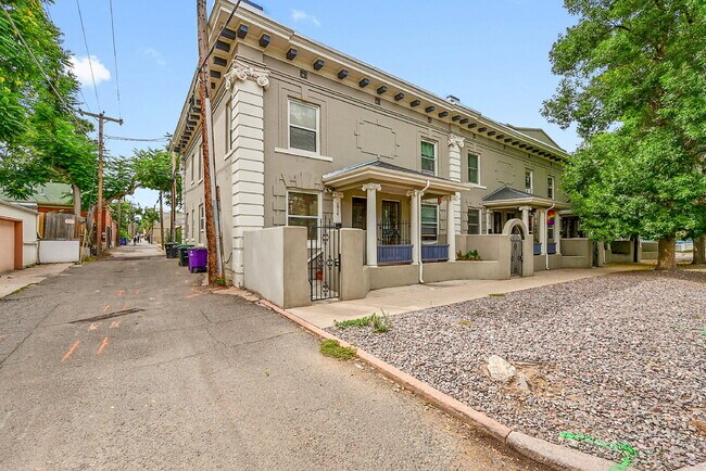 Building Photo - $2,295.00 - 3 Bedrooms, 1.5 Bathroom, Town... Rental