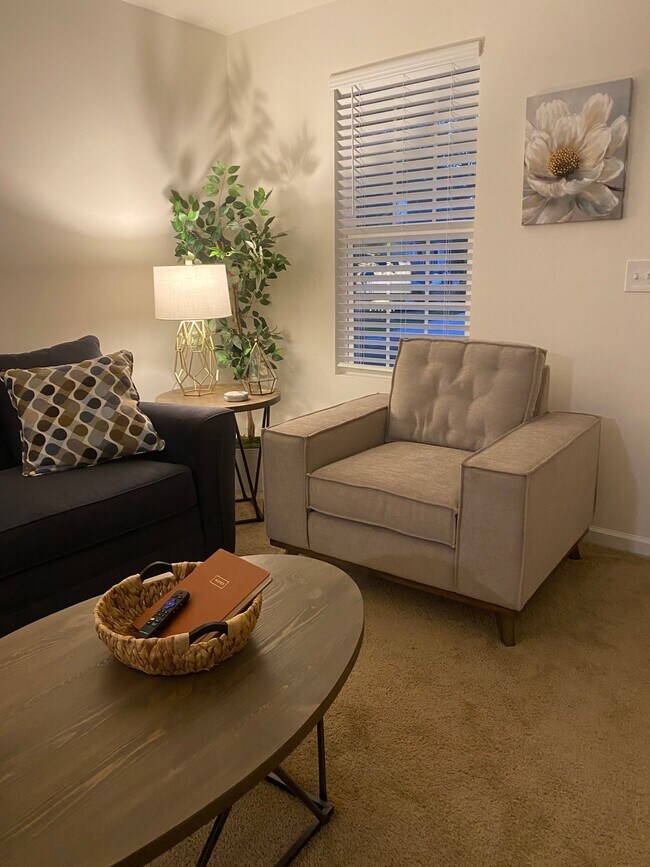Photo - 1813 Alyssum Pl