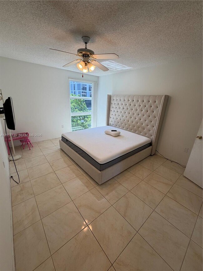 Photo - 17620 Atlantic Blvd Unit 514