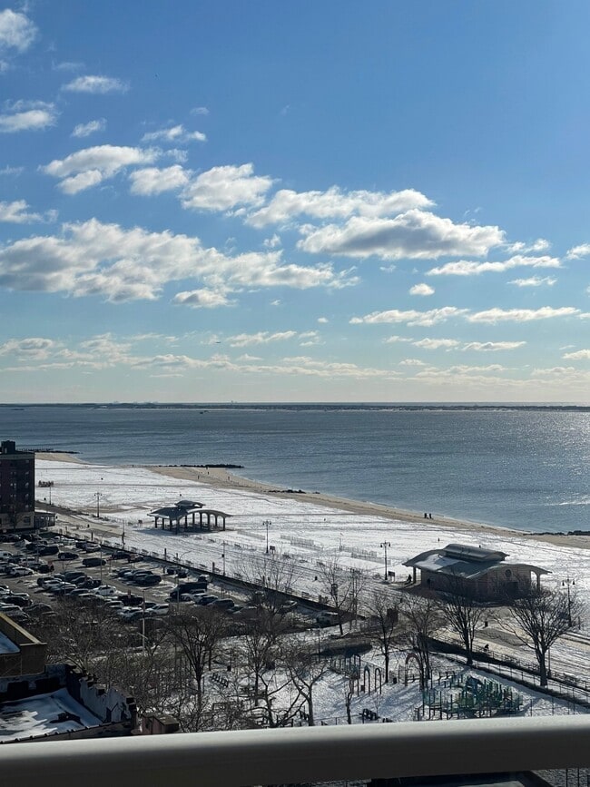 Building Photo - 40 Brighton 1st Rd Unit 12D