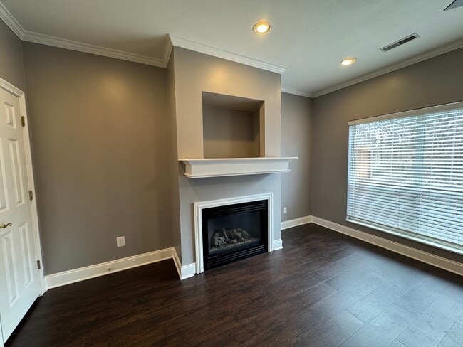 Living Room - 304 Queen Victoria Way