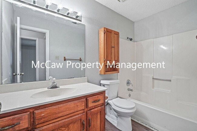 Photo - 715 Long Ct