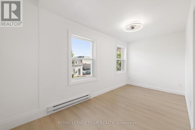 Photo - 145 St Andrew St Unit 2