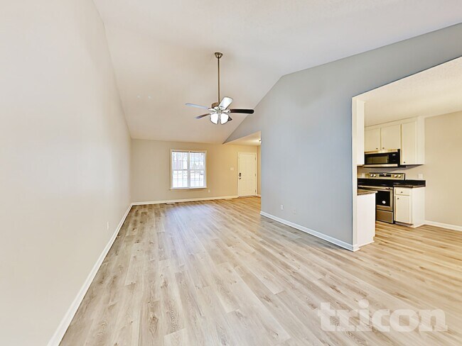 Photo - 119 Cambridge Elm Dr