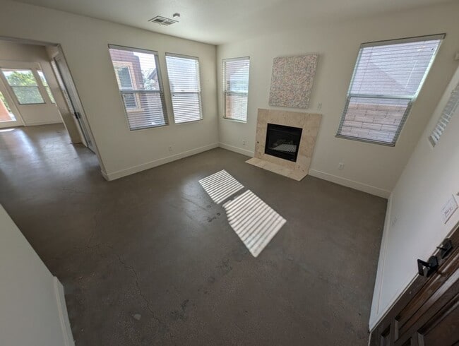 Photo - 520 Ivy Spring St
