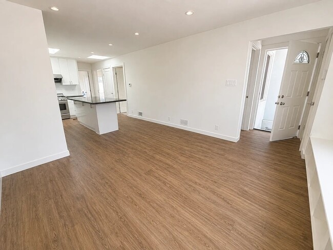 Photo - 265 Lobos St