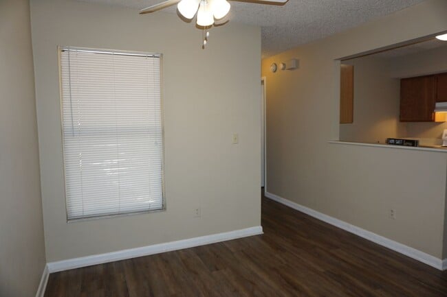 Photo - Whispering Pines 2/2 close to NAS Jax