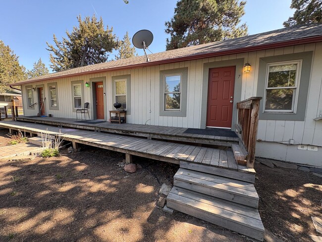 COZY 1 BEDROOM, 1 BATH APARTMENT LOCATED I... - COZY 1 BEDROOM, 1 BATH APARTMENT LOCATED I... Unit 7 SW McKinley Ave