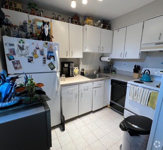 Building Photo - 120 Sutherland Rd Unit 4 Rental