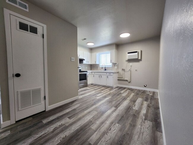 Photo - 3501 Baltimore Ave Unidad 1