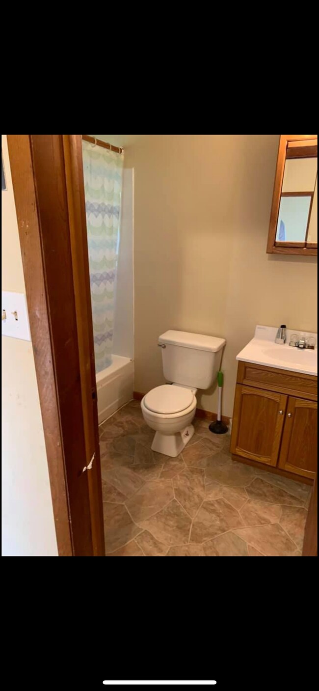 Photo - 208 Maple St