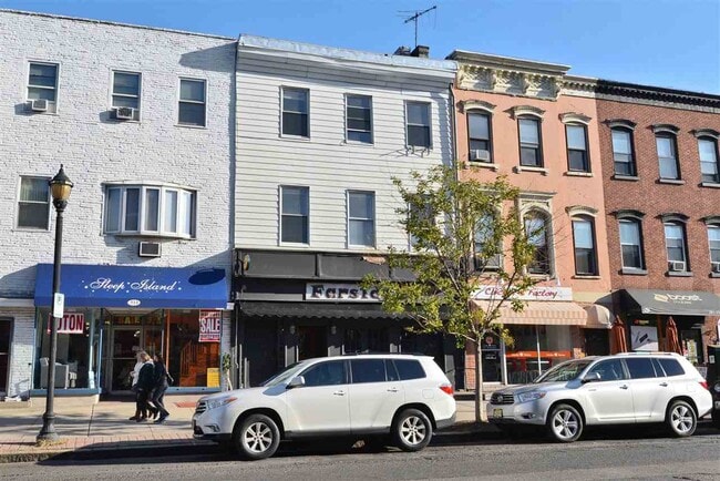 Building Photo - 531 Washington St Unit 3 Rental