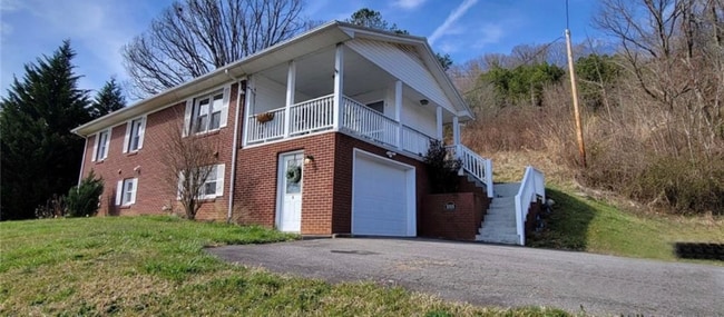 Photo - 1355 N Main St