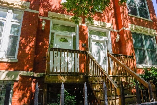 713 S Claremont - Building Entry - Harris Point Chicago Rental