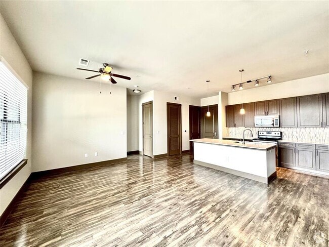 Building Photo - 5454 Washington Ave Unit 1233 Rental