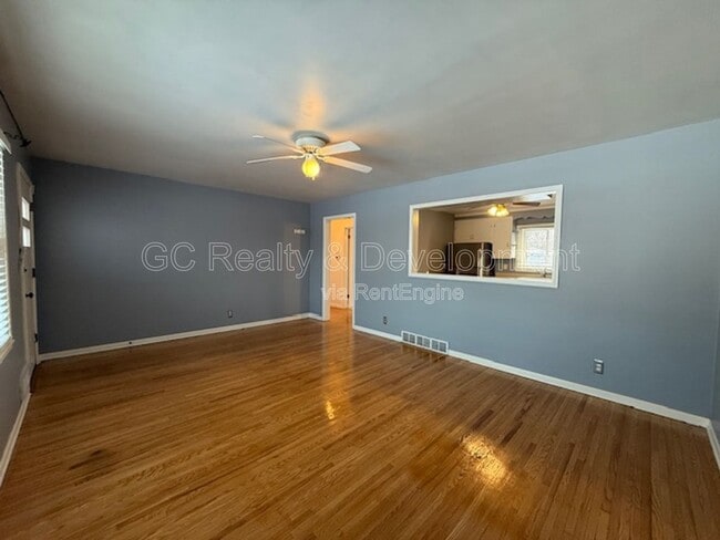 Photo - 838 Whitlock Ave