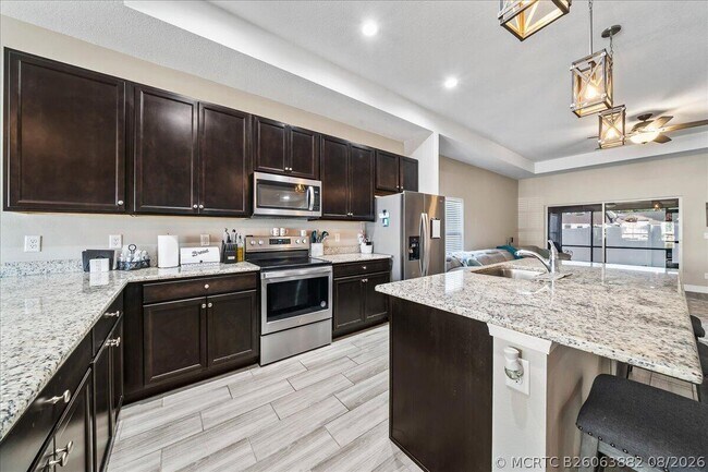 340 Palm Breezes Dr